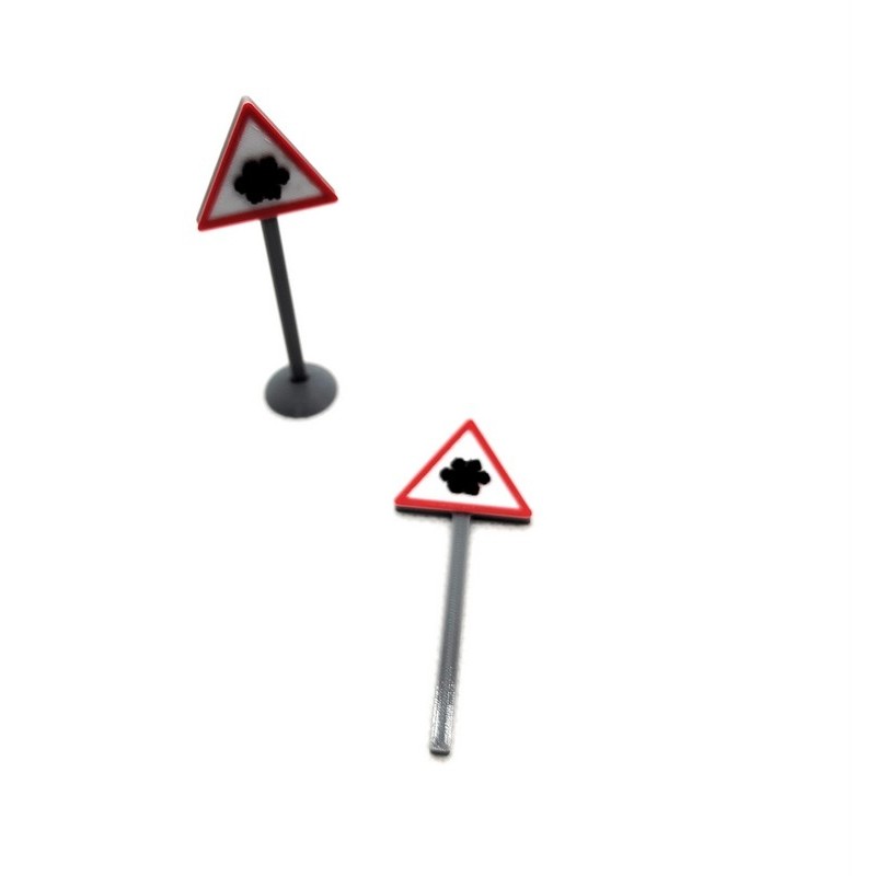 Señal de peligro pavimento deslizante por hielo o nieve